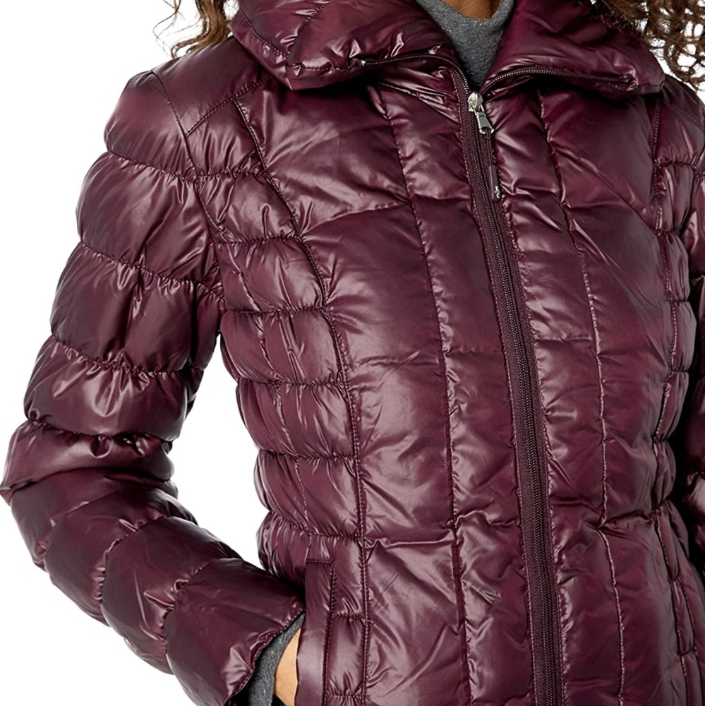 Kenneth Cole Burgundy Short Zip Front Puffer Jacket Large - Picture 3 of 3